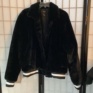 FOREVER 21 Men’s Faux Fur Jacket Large